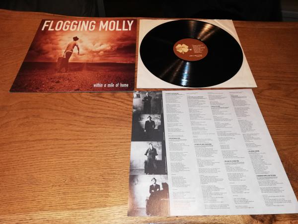 Flogging Molly Within a mile of Home 2005 SideOneDummy Records 603967125115 US Pressung VG+/VG+